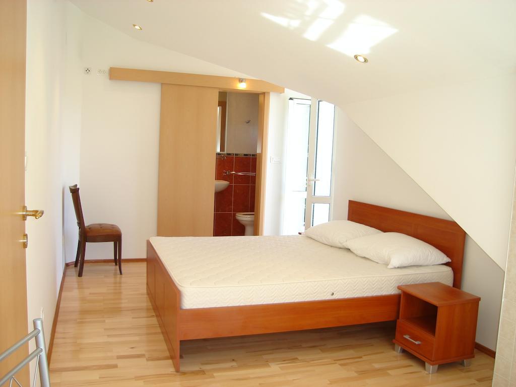 Apartments & Rooms Villa Lucija Polače Zewnętrze zdjęcie